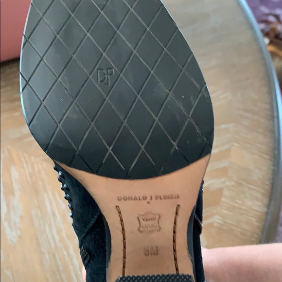 Donald Pliner suede booties with black crystals - Picture 4 of 4